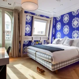 Amsterdam Canal Hotel