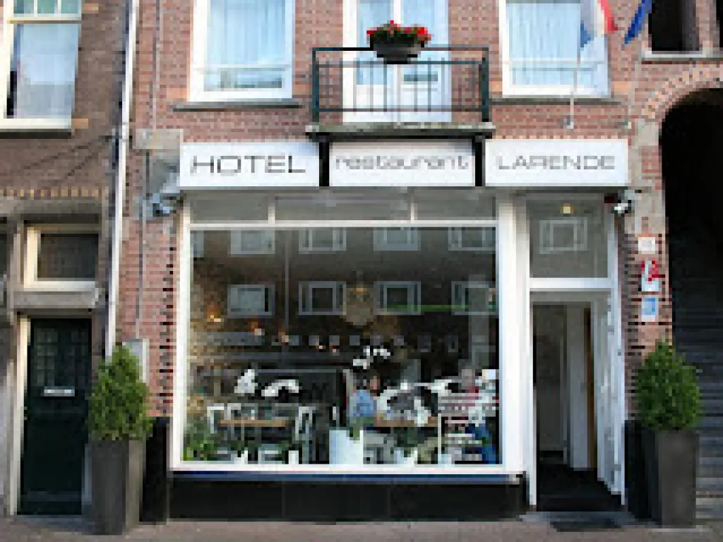 Hotel Larende