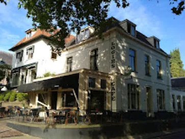 Sous Les Eglises Hotel Cafe
