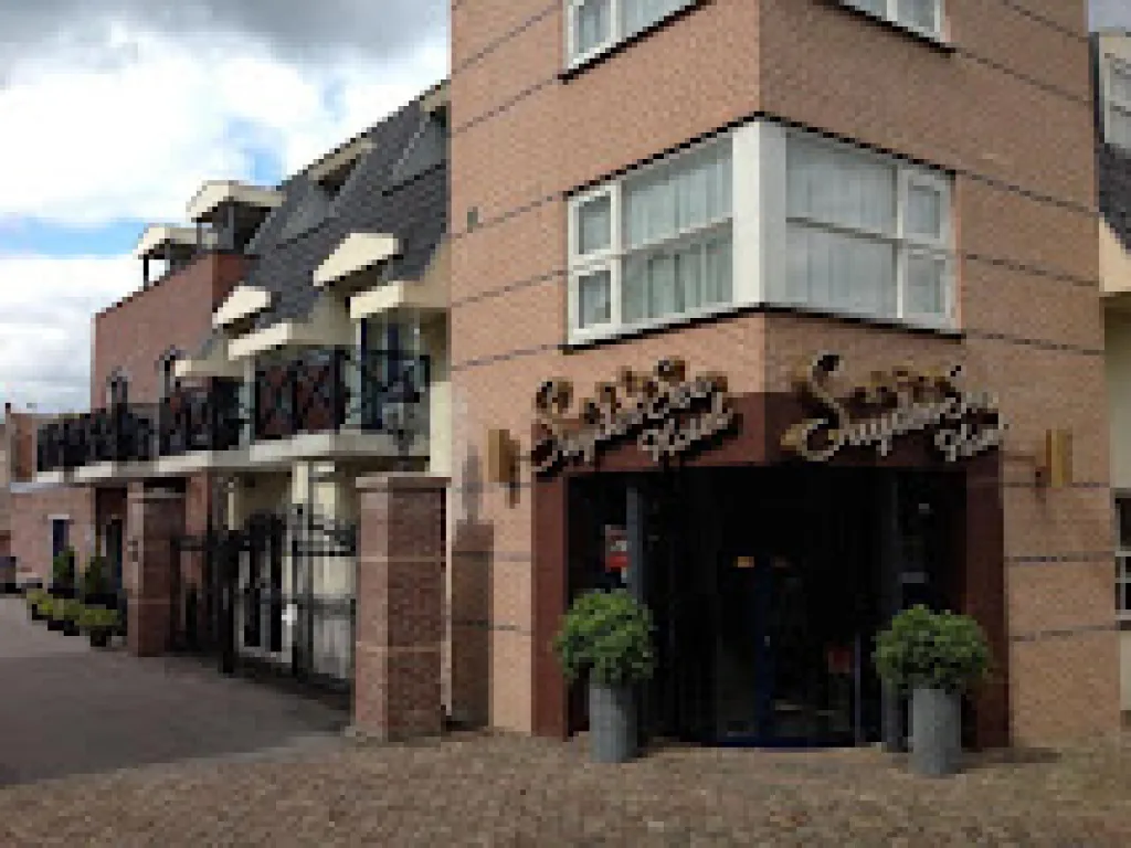SuyderSee Hotel