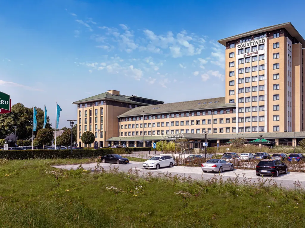 Courtyard by Marriott Hotel