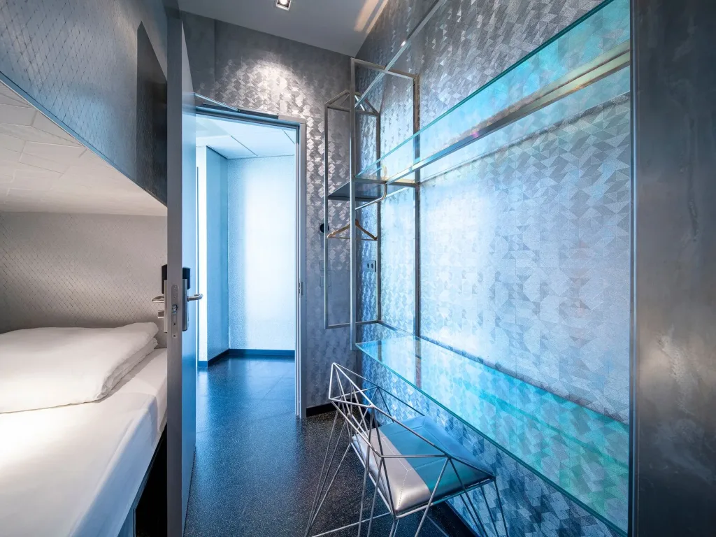 Diamond Capsule Hotel Amsterdam South