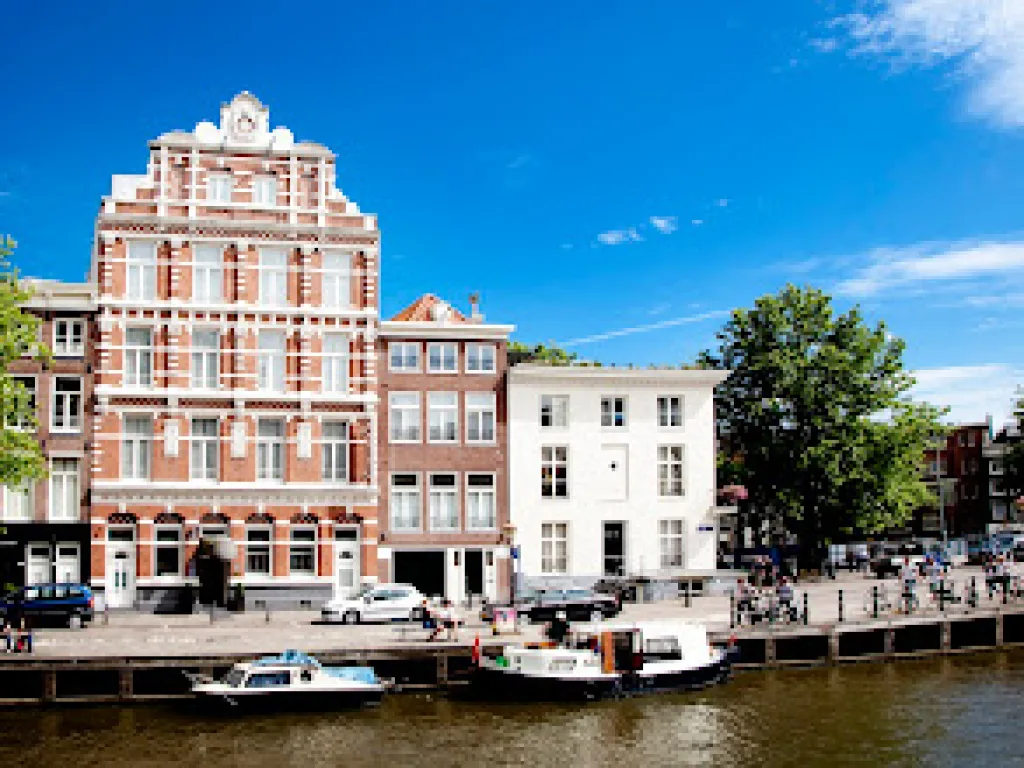 Hotel Nes