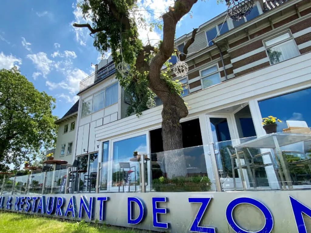 De Zon Hotel & Restaurant by Flow