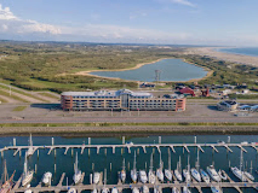 Leonardo hotel IJmuiden Seaport Beach