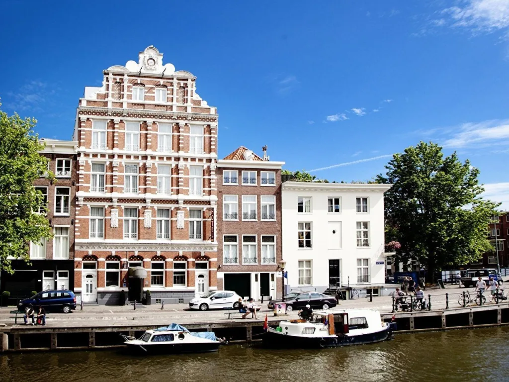 Hotel Nes