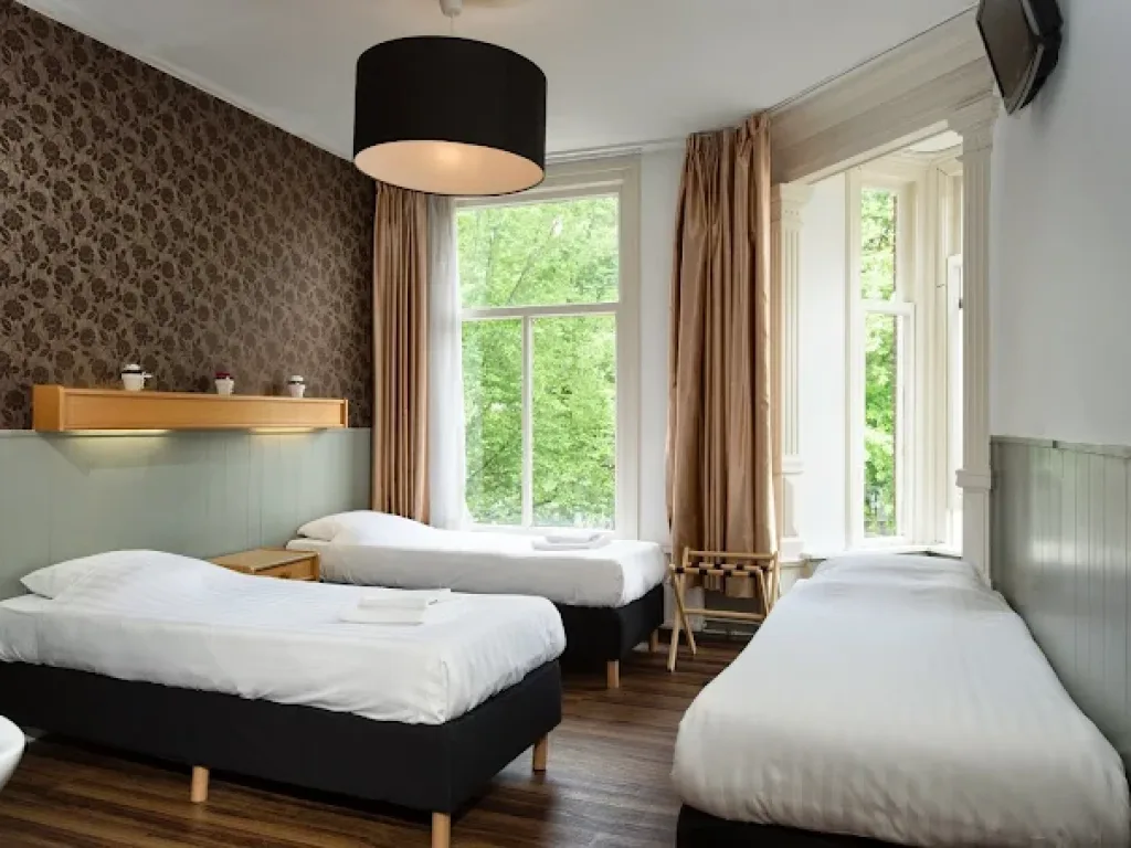 Amsterdam Inn Hotel