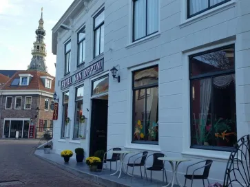 Van Oppen Hotel Restaurant