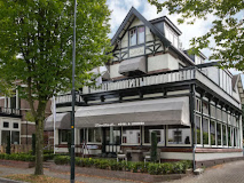 Zenzez Hotel & Lounge