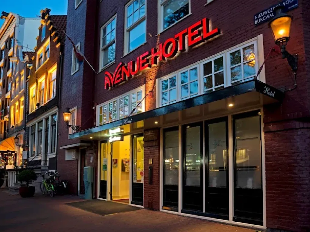 Avenue Hotel