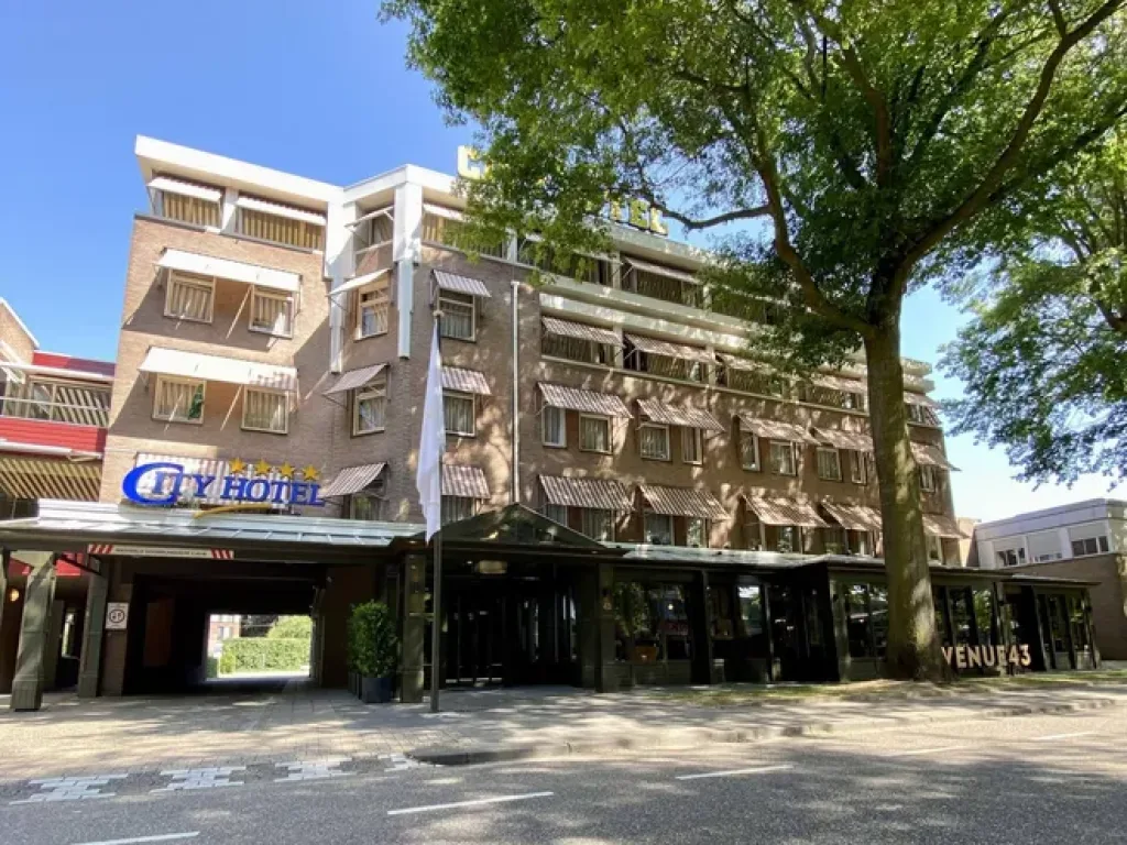 City Hotel