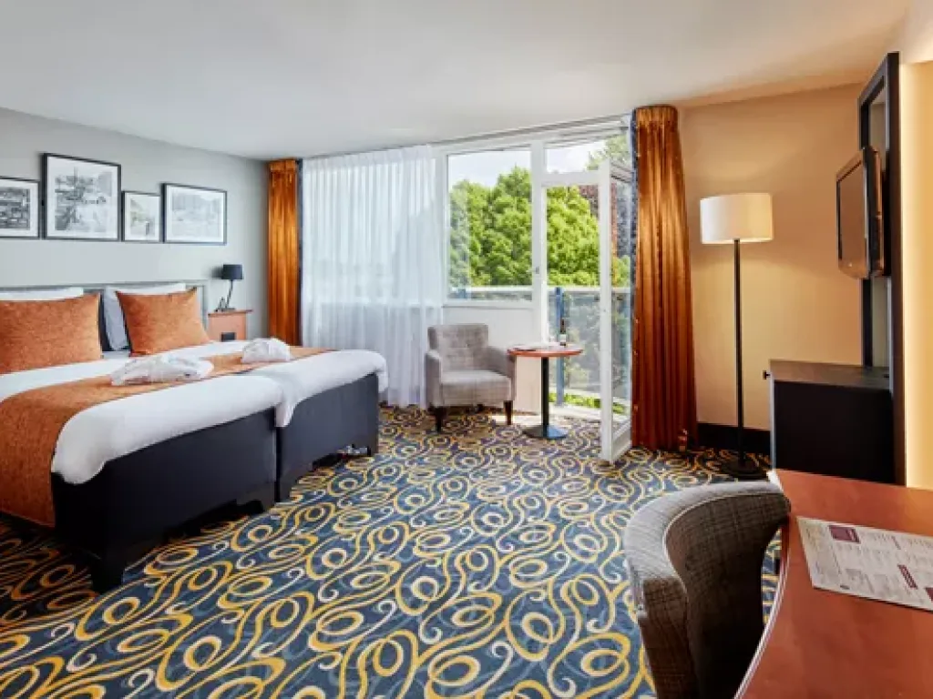 Carlton Square Hotel